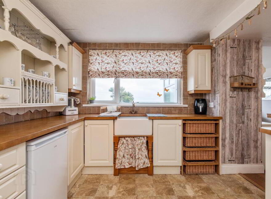 4 Donaghadee Road, Millisle, Newtownards, BT22 2BY
