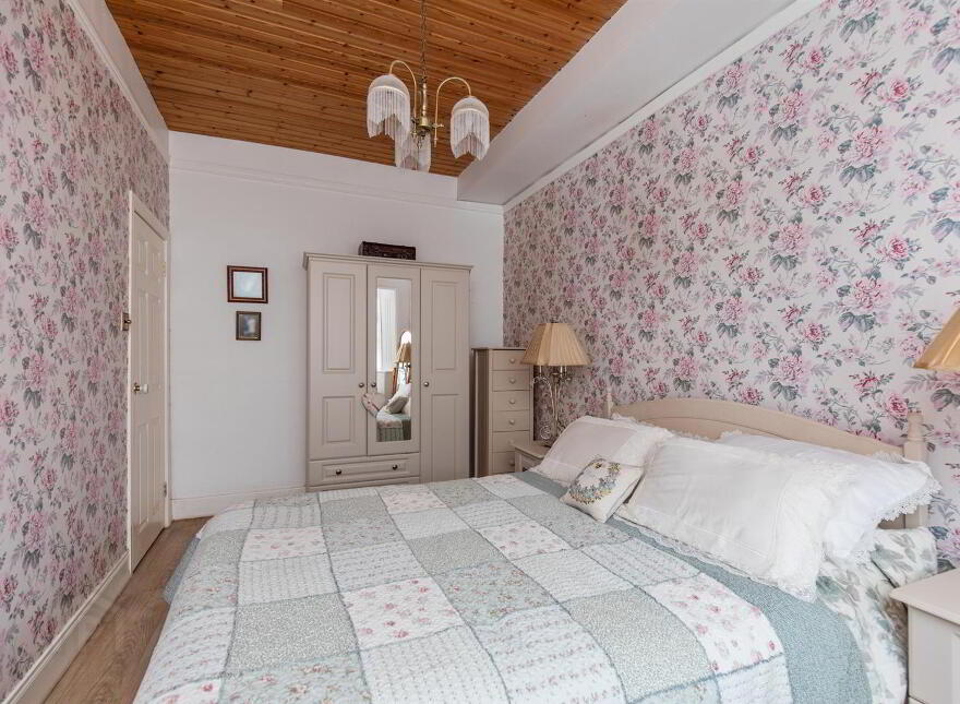4 Donaghadee Road, Millisle, Newtownards, BT22 2BY