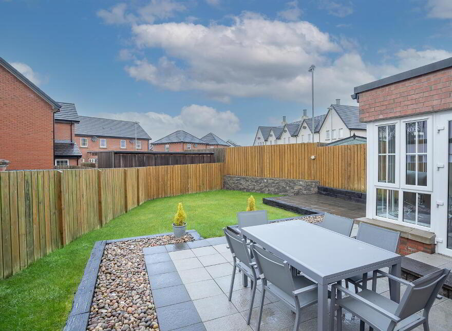 47 Millmount Village Park, Dundonald, Belfast, BT16 1YY