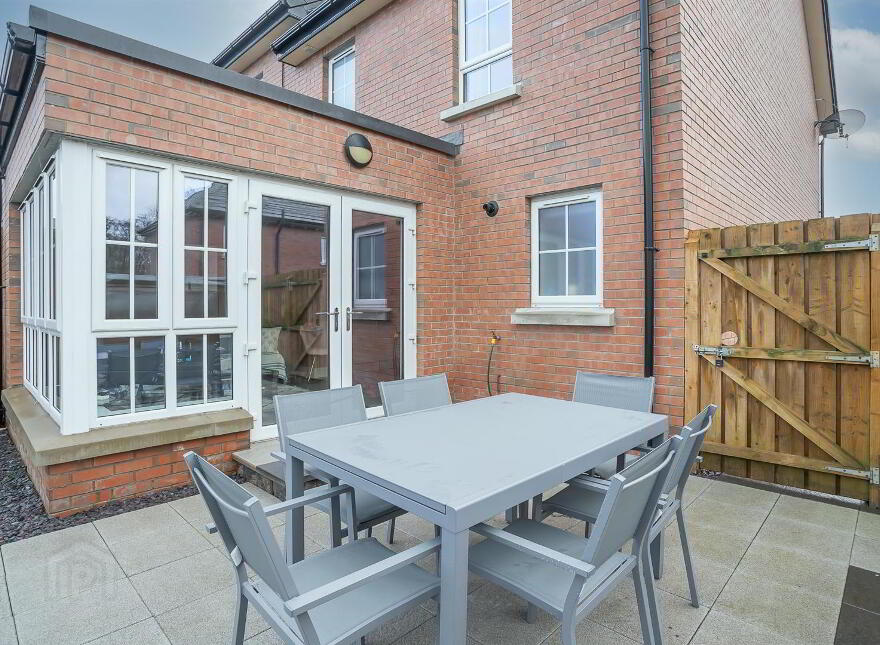 47 Millmount Village Park, Dundonald, Belfast, BT16 1YY