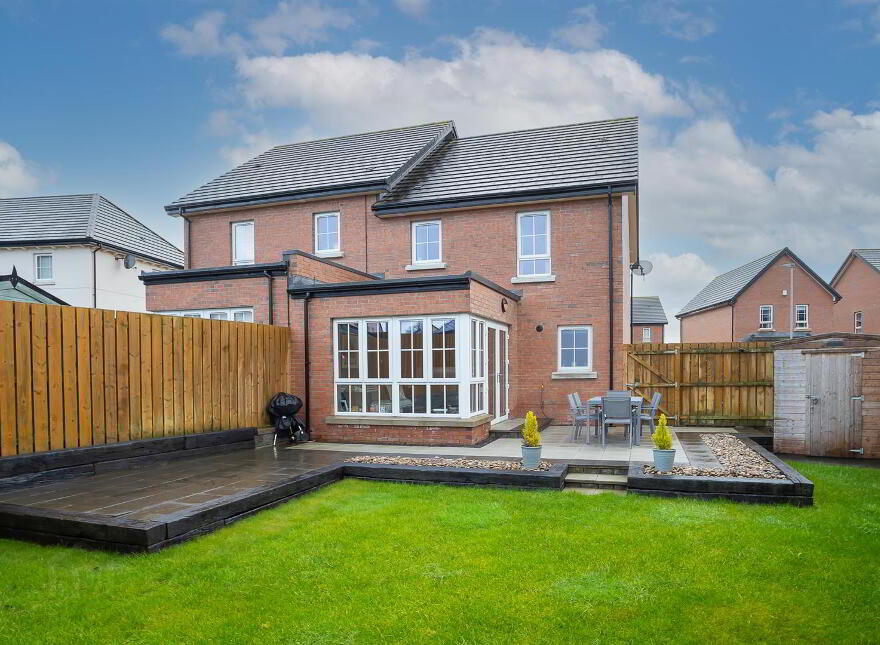 47 Millmount Village Park, Dundonald, Belfast, BT16 1YY