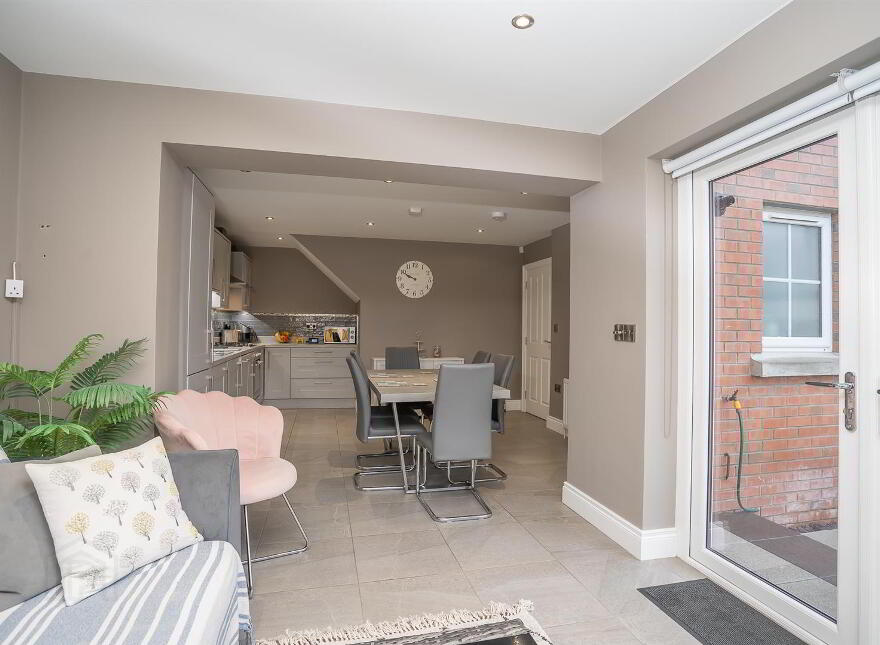 47 Millmount Village Park, Dundonald, Belfast, BT16 1YY