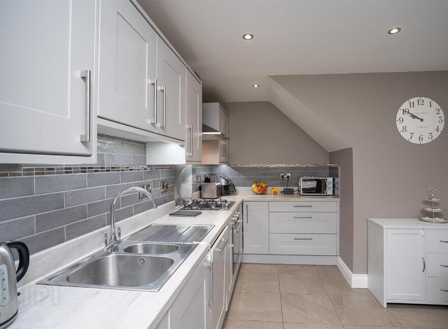 47 Millmount Village Park, Dundonald, Belfast, BT16 1YY