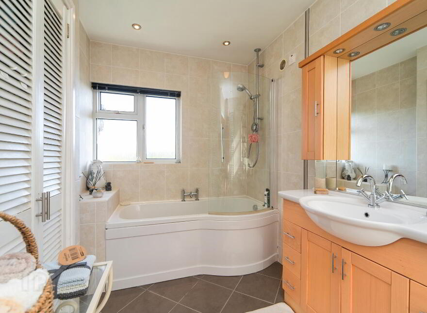 31 Viewfort Park, Upper Malone Road, Belfast, BT17 9JY