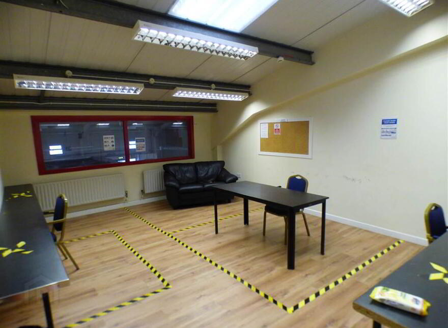 58 Ledcom Industrial Estate, Bank Road, Larne, BT40 3AW