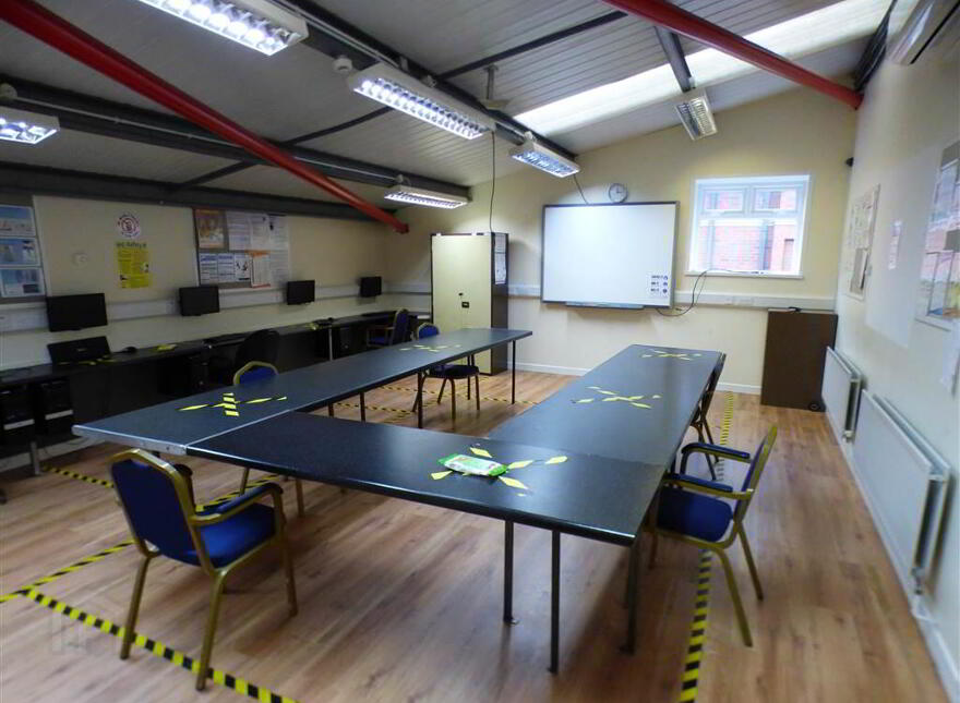 58 Ledcom Industrial Estate, Bank Road, Larne, BT40 3AW