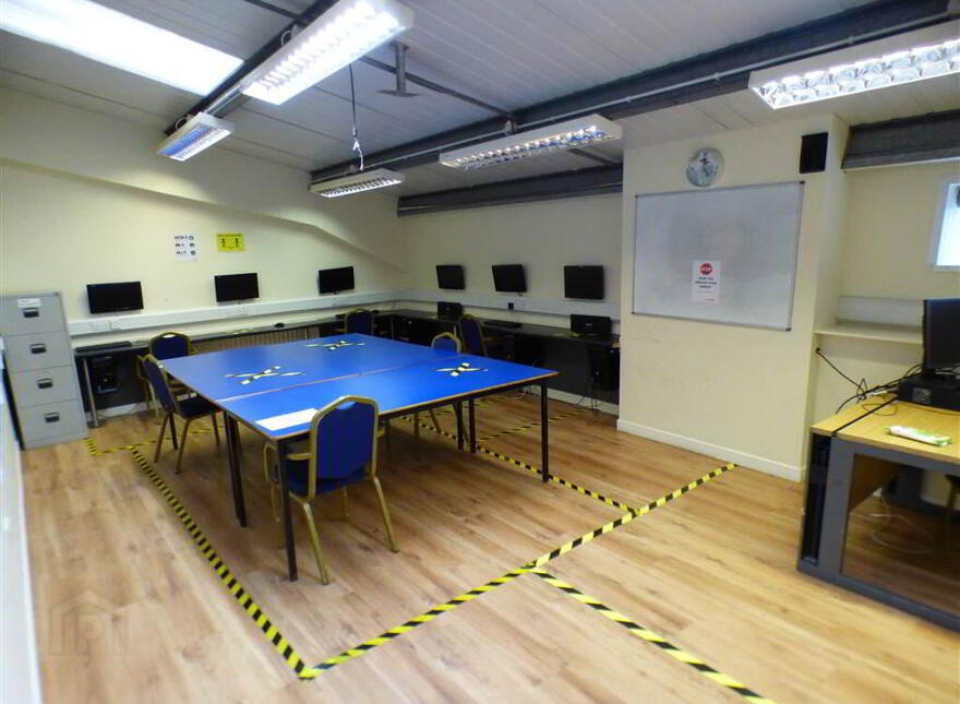58 Ledcom Industrial Estate, Bank Road, Larne, BT40 3AW