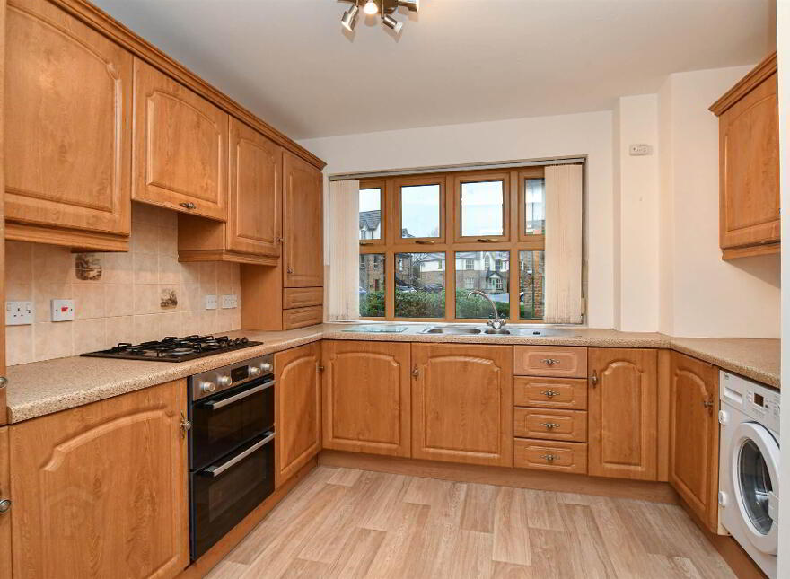 32 Woodrow Gardens, Saintfield, BT24 7WG