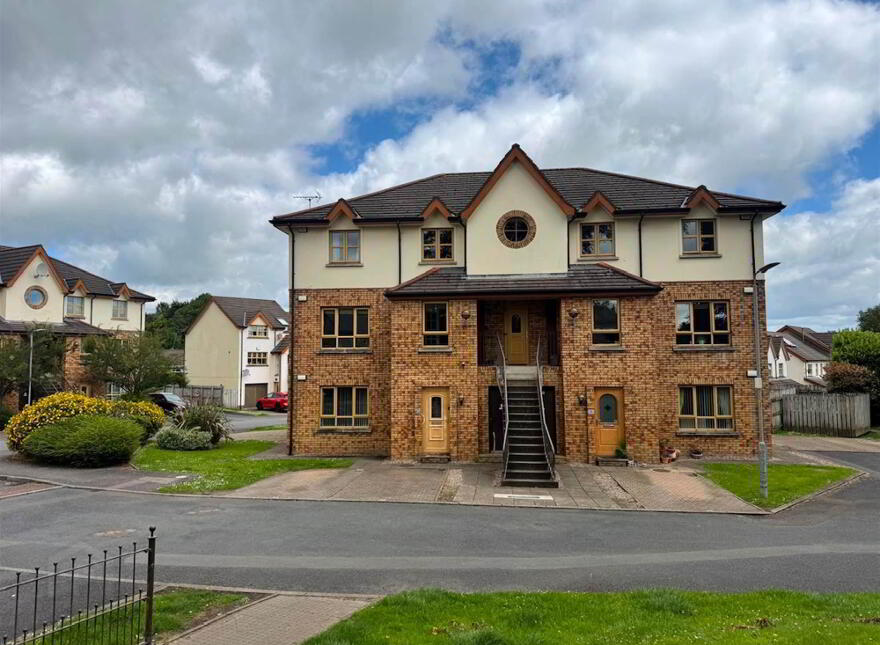32 Woodrow Gardens, Saintfield, BT24 7WG