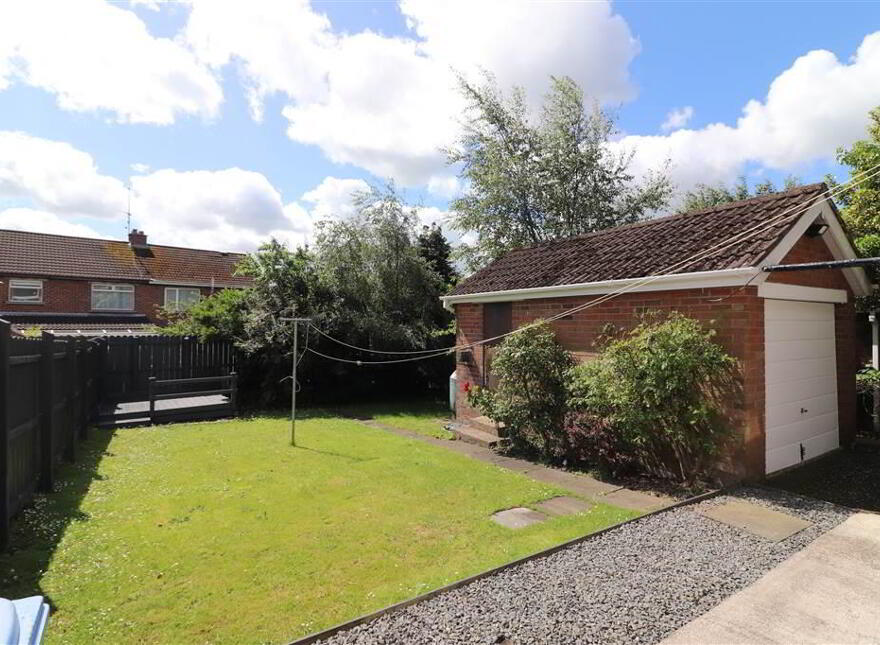 19 Cloverhill Avenue, Saintfield Road, Lisburn, BT27 5HW