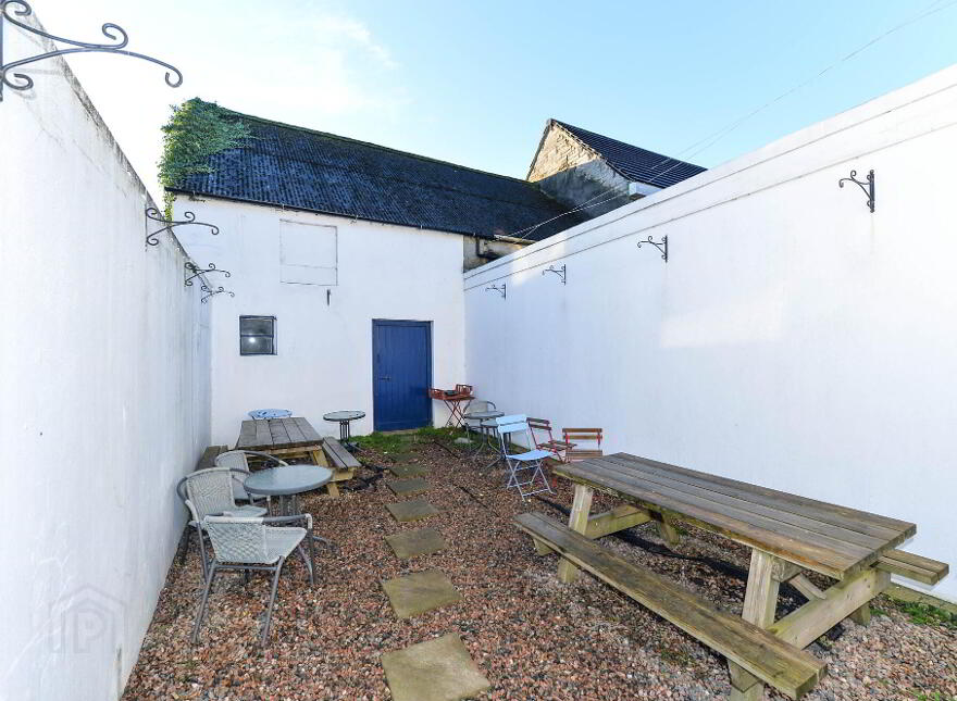 10 Main Street, Saintfield, BT24 7AA