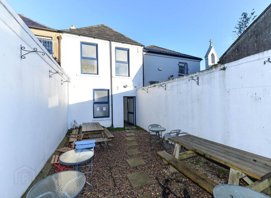 10 Main Street, Saintfield, BT24 7AA