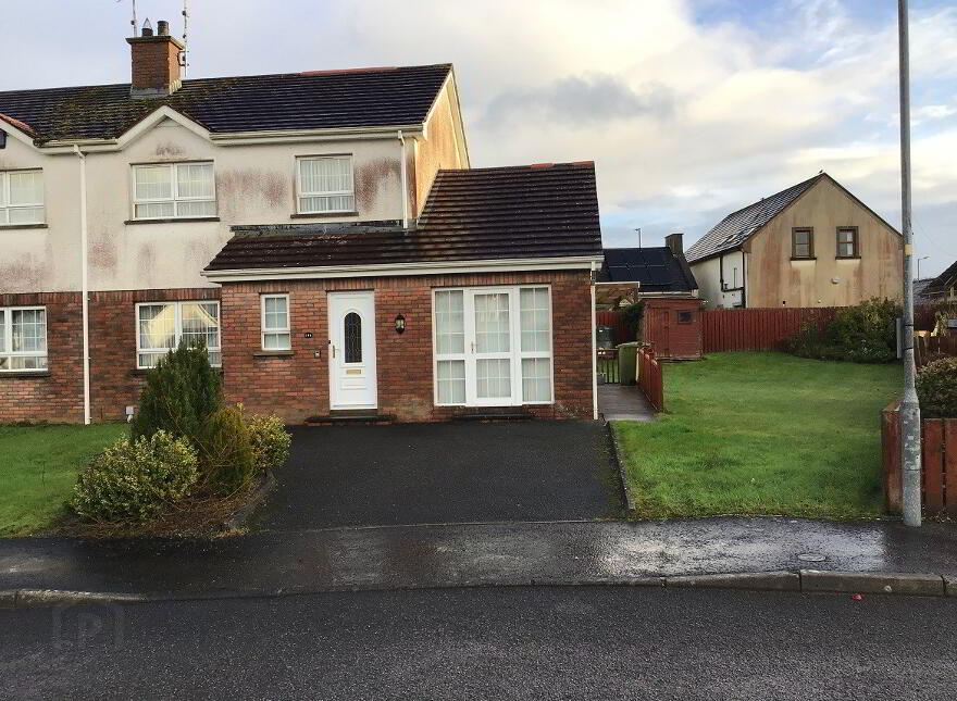 6 Oakgrove, Derrylin, Enniskillen, BT92 9GF