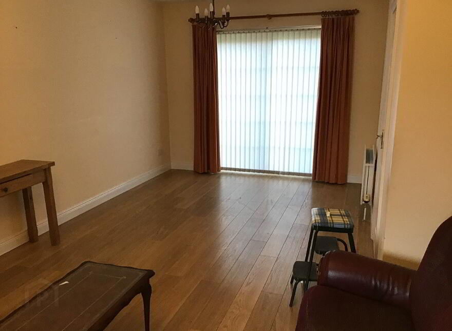 6 Oakgrove, Derrylin, Enniskillen, BT92 9GF