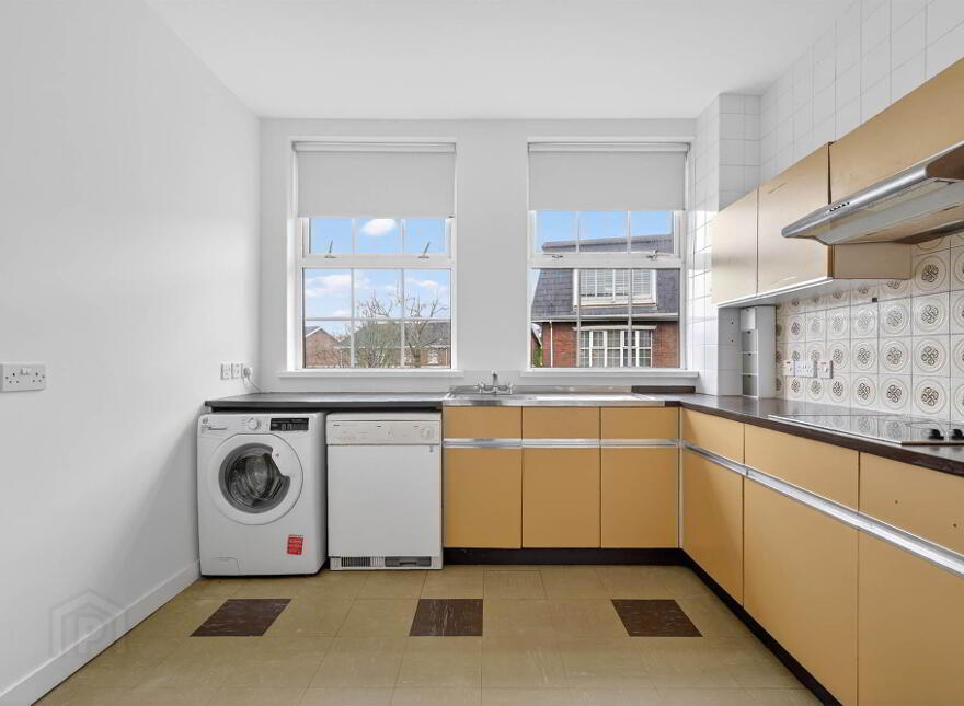 25 Thornhill, Malone, Belfast, BT9 6SS