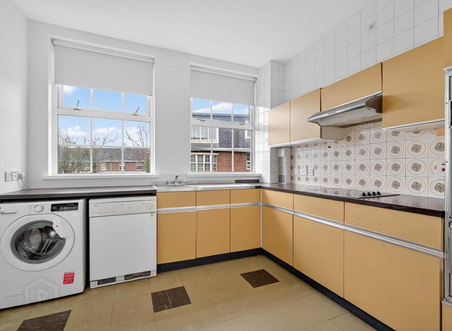 25 Thornhill, Malone, Belfast, BT9 6SS