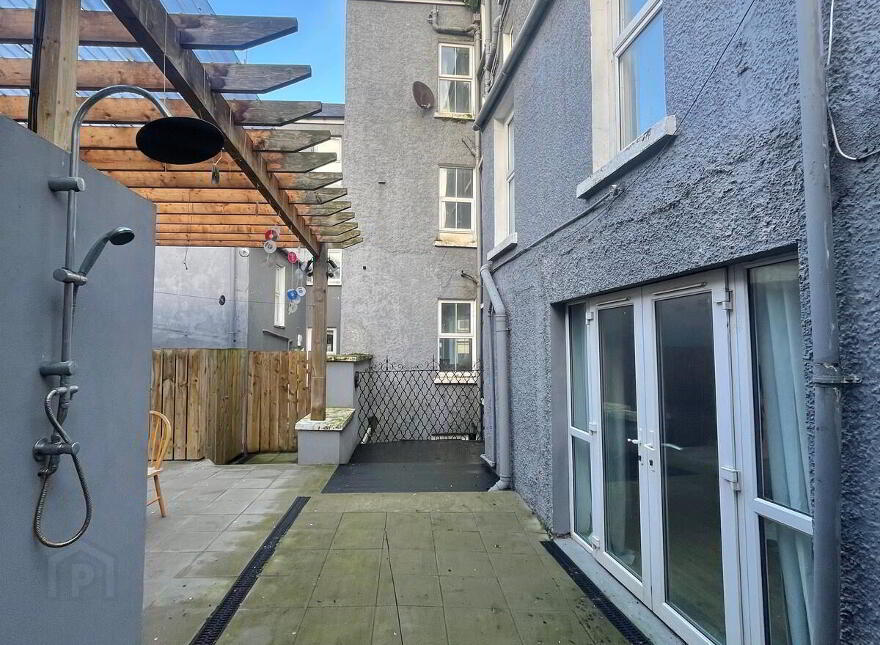 6 Bath Street, Portrush, BT56 8AW