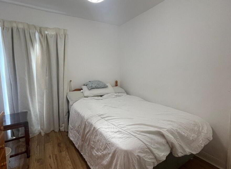 4 Bath Street, Portrush, BT56 8AW