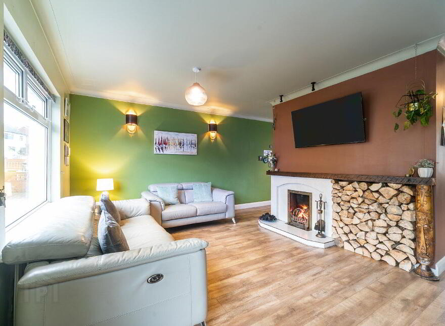 18 Glenariff Drive, Dunmurry, Belfast, BT17 9AZ photo 2