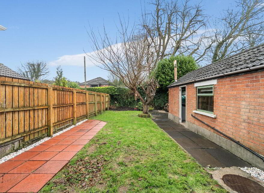18 Glenariff Drive, Dunmurry, Belfast, BT17 9AZ