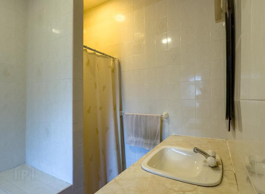 Bradys, 16 Main Street, Cavan, H12K768