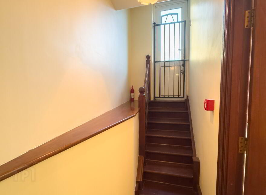 Bradys, 16 Main Street, Cavan, H12K768