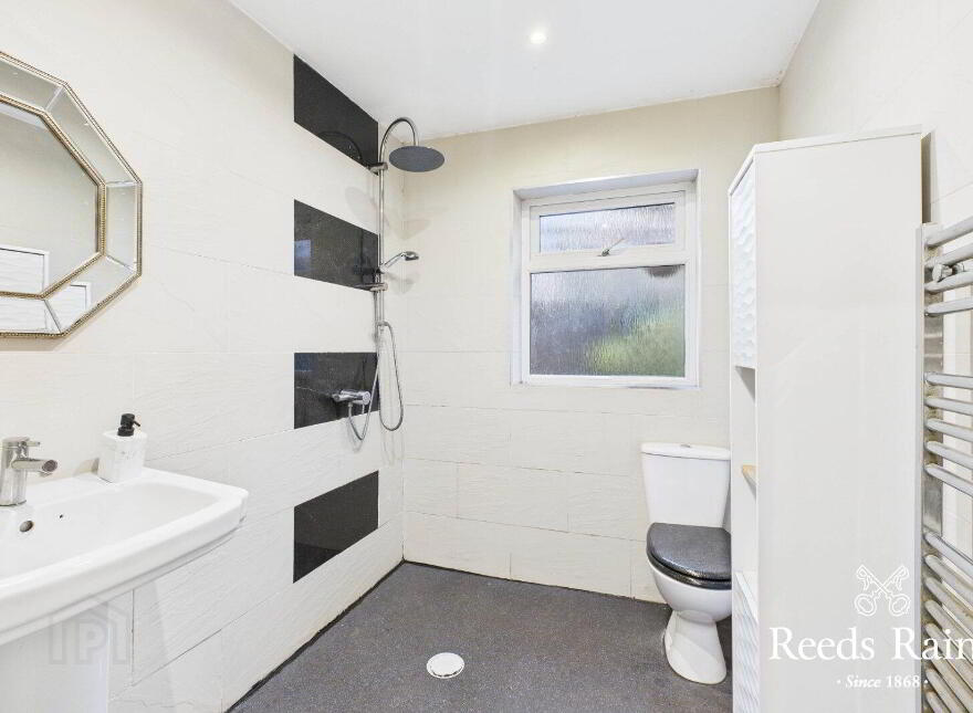4 Mourneview Park, Carrickfergus, BT38 8SG