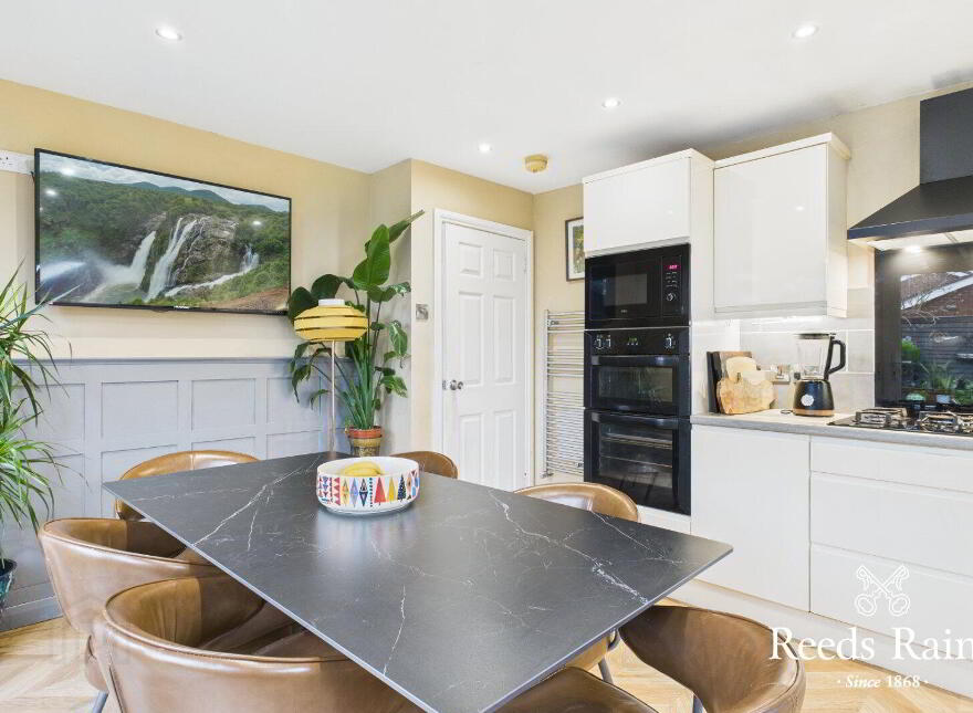 4 Mourneview Park, Carrickfergus, BT38 8SG