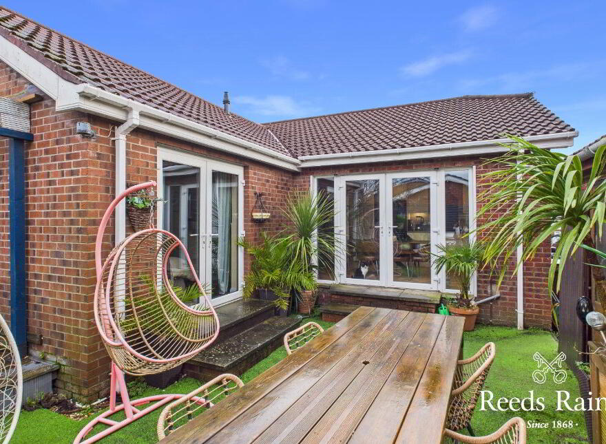 4 Mourneview Park, Carrickfergus, BT38 8SG