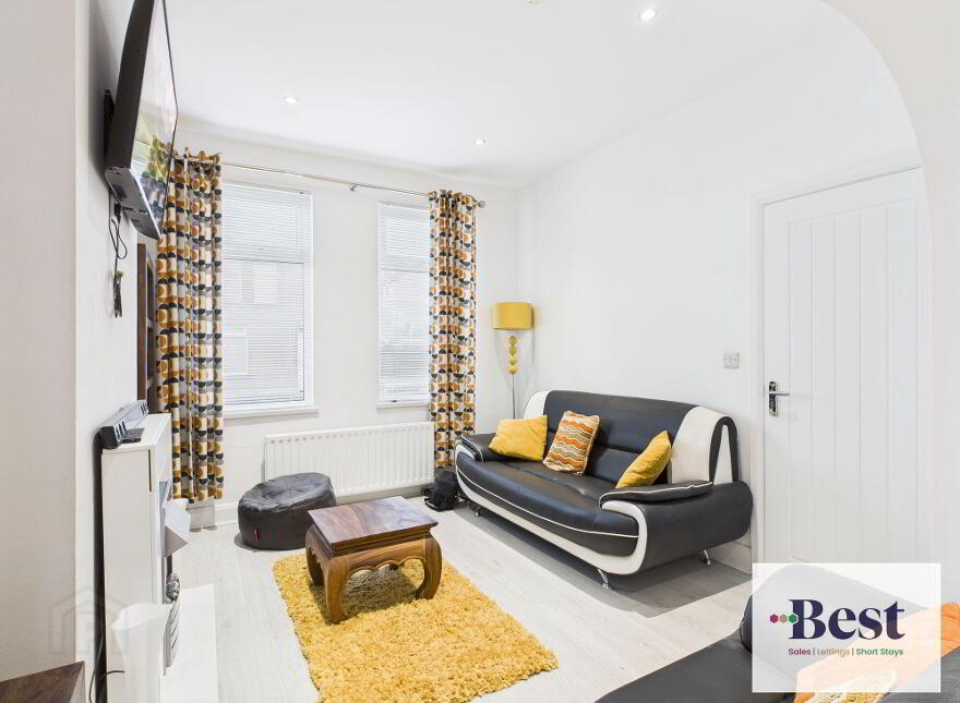32 Old Glenarm Road, Larne, BT40 1NQ