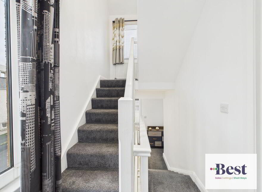 32 Old Glenarm Road, Larne, BT40 1NQ