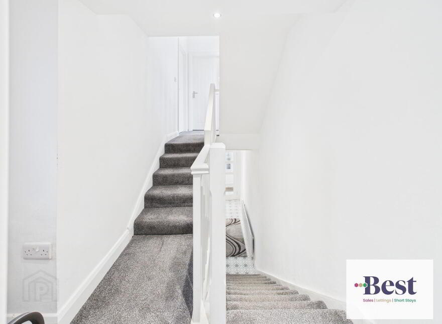32 Old Glenarm Road, Larne, BT40 1NQ
