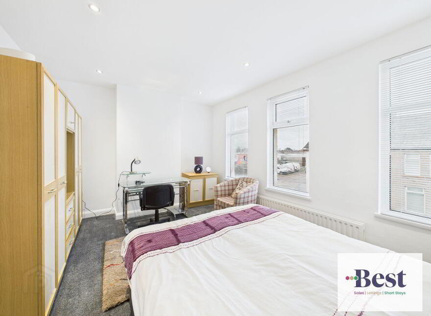 32 Old Glenarm Road, Larne, BT40 1NQ