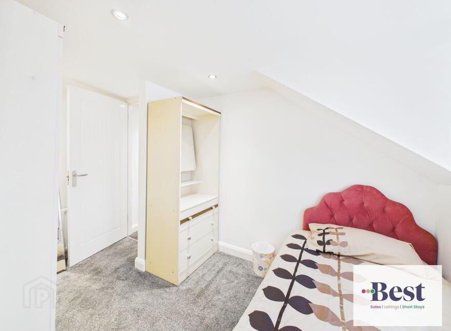 32 Old Glenarm Road, Larne, BT40 1NQ