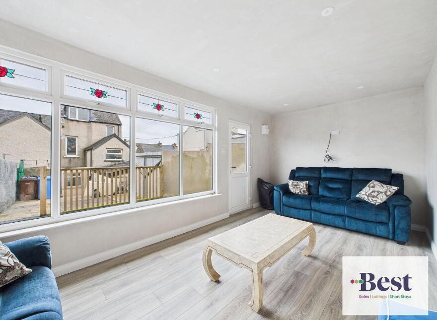 32 Old Glenarm Road, Larne, BT40 1NQ