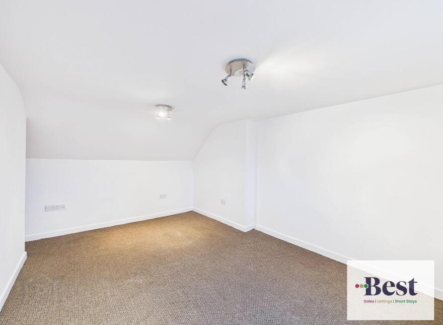 2a Newington Avenue, Larne, BT40 1NN