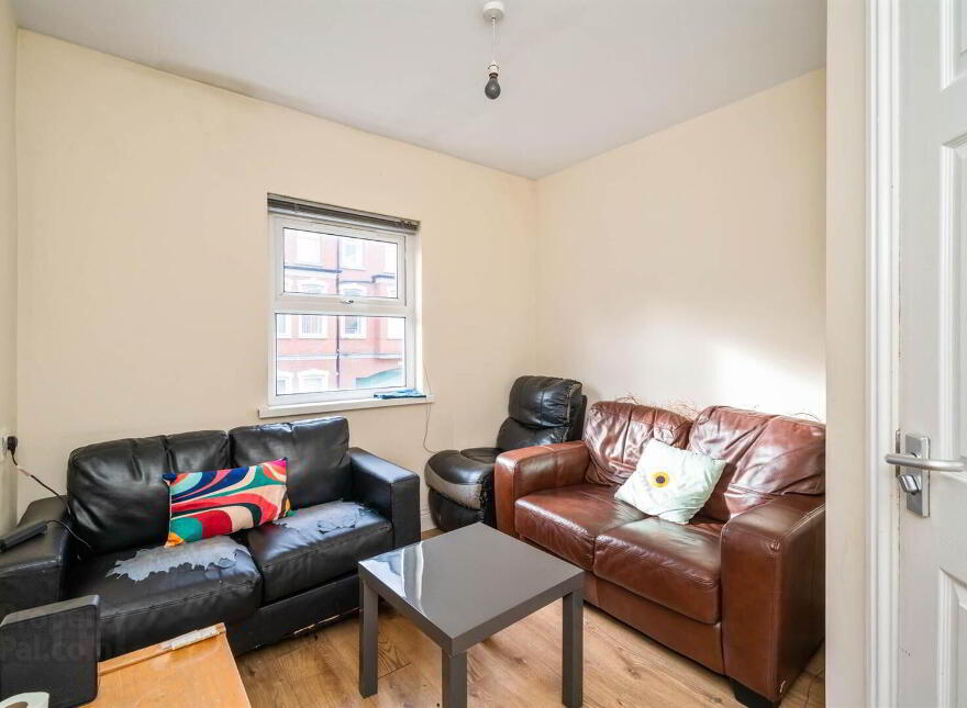 Great 5 Bedroom Apartment, 2B Rugby Avenue, Queens Quarter, Belfast, BT7 1RG