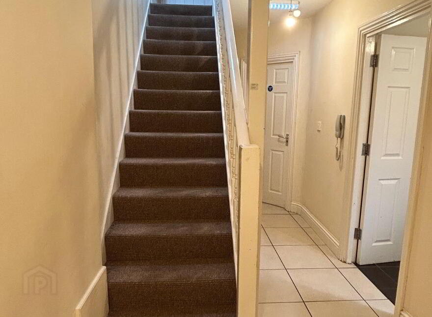 Great 5 Bedroom Apartment, 2B Rugby Avenue, Queens Quarter, Belfast, BT7 1RG