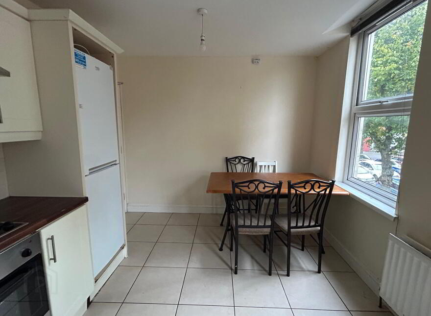 Great 5 Bedroom Apartment, 2B Rugby Avenue, Queens Quarter, Belfast, BT7 1RG