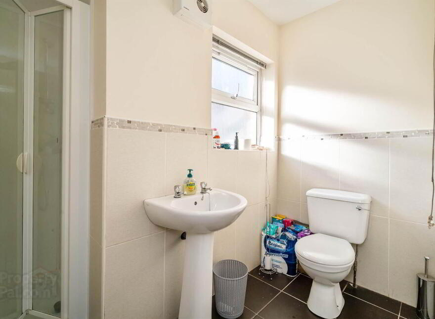 Great 5 Bedroom Apartment, 2B Rugby Avenue, Queens Quarter, Belfast, BT7 1RG