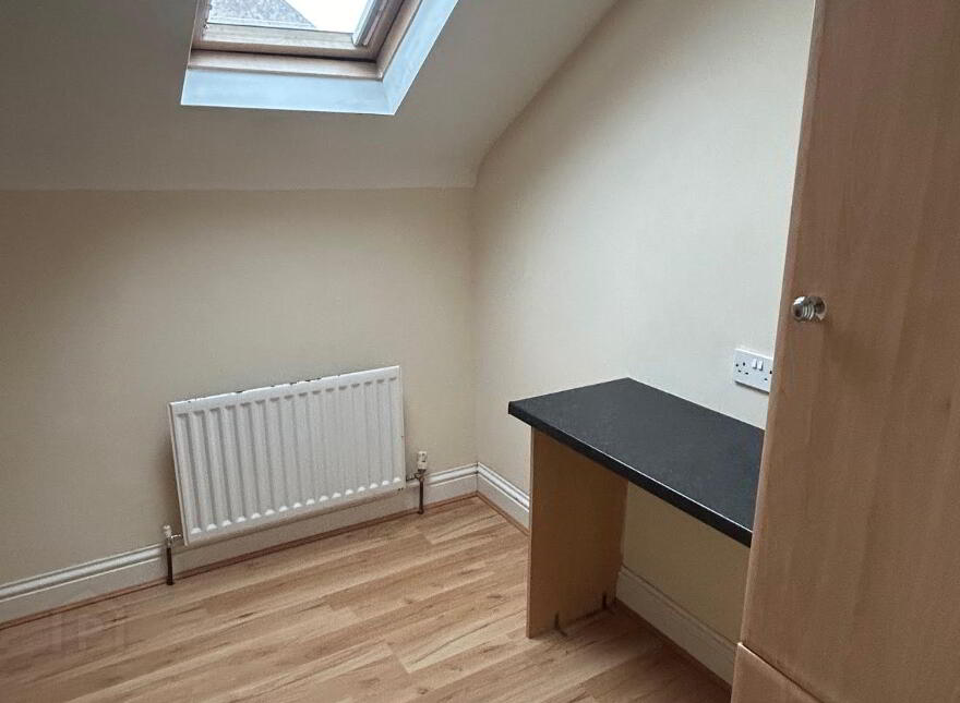 Great 5 Bedroom Apartment, 2B Rugby Avenue, Queens Quarter, Belfast, BT7 1RG