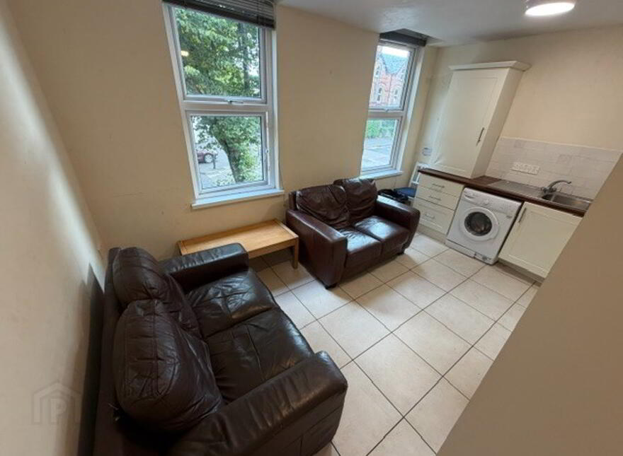 Great 5 Bedroom Apartment, 2B Rugby Avenue, Queens Quarter, Belfast, BT7 1RG