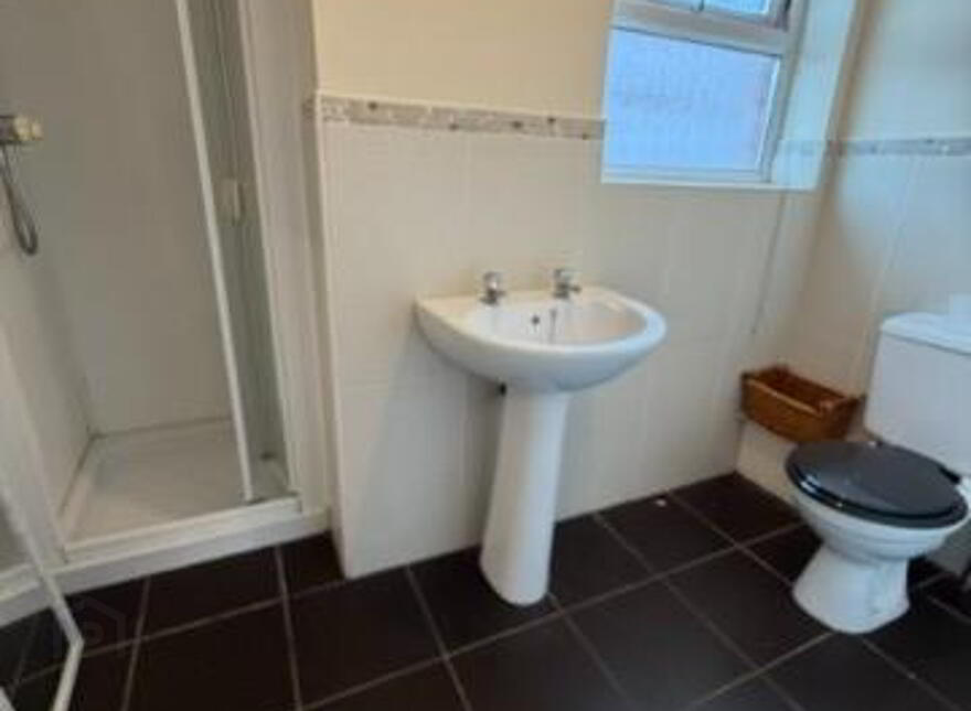 Great 5 Bedroom Apartment, 2B Rugby Avenue, Queens Quarter, Belfast, BT7 1RG