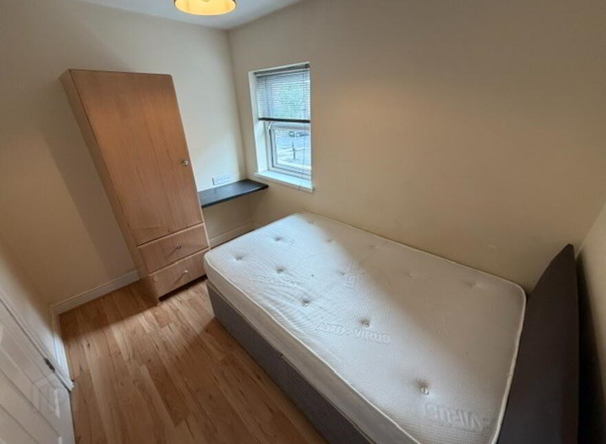 Great 5 Bedroom Apartment, 2B Rugby Avenue, Queens Quarter, Belfast, BT7 1RG