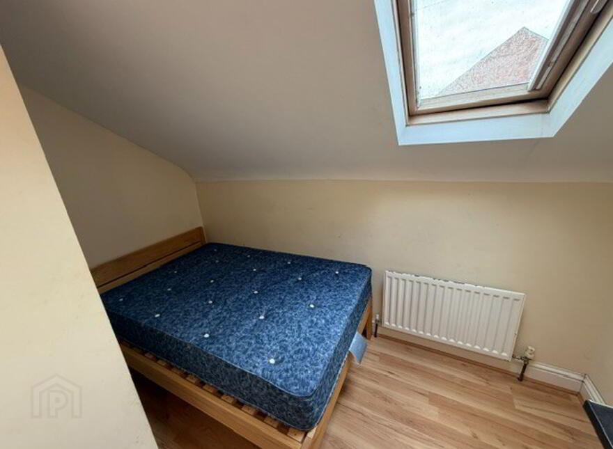 Great 5 Bedroom Apartment, 2B Rugby Avenue, Queens Quarter, Belfast, BT7 1RG