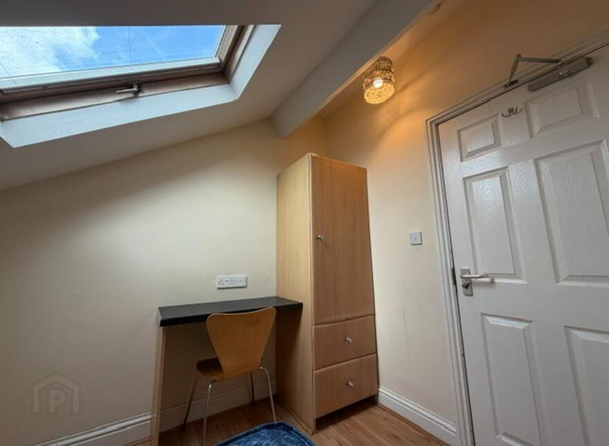 Great 5 Bedroom Apartment, 2B Rugby Avenue, Queens Quarter, Belfast, BT7 1RG