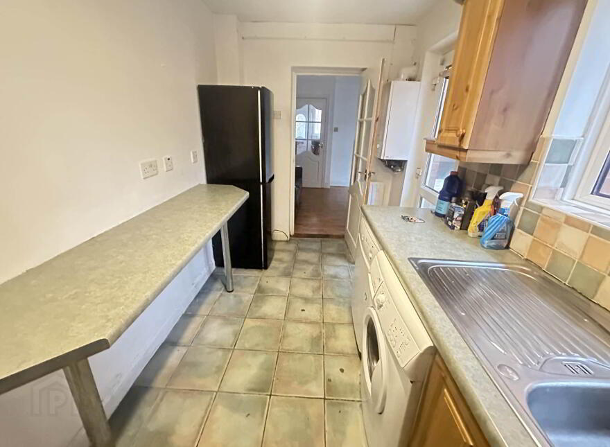 11 Iveagh Drive, Falls Road, Belfast, BT12 6AY