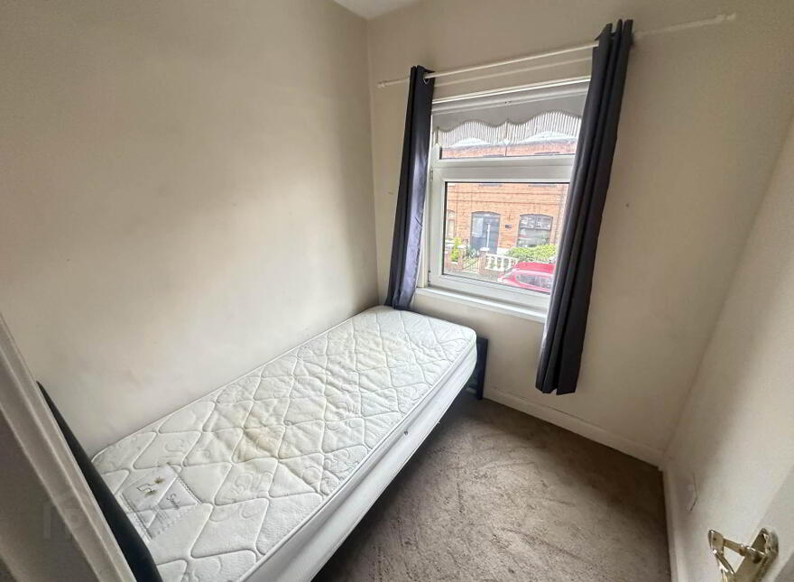 11 Iveagh Drive, Falls Road, Belfast, BT12 6AY