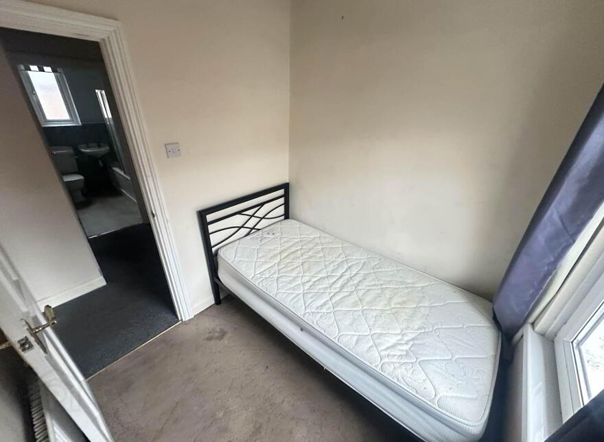 11 Iveagh Drive, Falls Road, Belfast, BT12 6AY