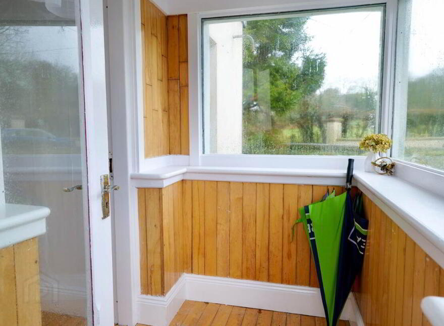White Cottage, Lodge, Hospital, V35EY72